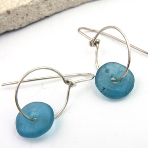 Kék lagúna - ezüst fülbevaló - ékszer - fülbevaló - karika fülbevaló - Meska.hu