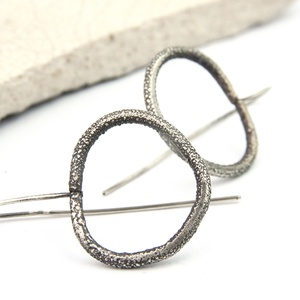 Fekete hattyú - ezüst fülbevaló - ékszer - fülbevaló - karika fülbevaló - Meska.hu