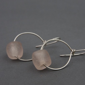 Púder - ezüst fülbevaló - ékszer - fülbevaló - lógós kerek fülbevaló - Meska.hu