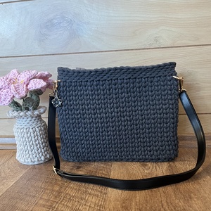 Horgolt cipzáras oldaltáska, Táska & Tok, Kézitáska & válltáska, Vállon átvethető táska, Horgolás, MESKA