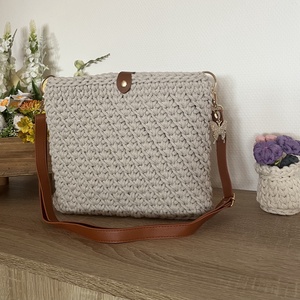 Horgolt oldaltáska, Táska & Tok, Kézitáska & válltáska, Vállon átvethető táska, Horgolás, MESKA