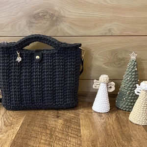 Horgolt kézi- és oldaltáska - táska & tok - kézitáska & válltáska - vállon átvethető táska - Meska.hu