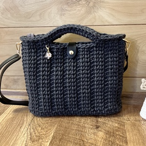 Horgolt kézi- és oldaltáska - táska & tok - kézitáska & válltáska - vállon átvethető táska - Meska.hu