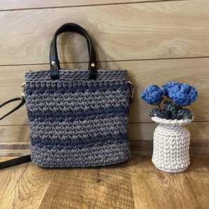 Horgolt kézi- és oldaltáska - táska & tok - kézitáska & válltáska - vállon átvethető táska - Meska.hu