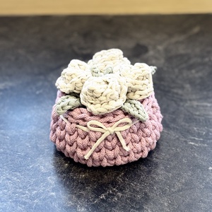 Horgolt rózsa box - otthon & életmód - virágdekoráció - virágok - virágbox - Meska.hu