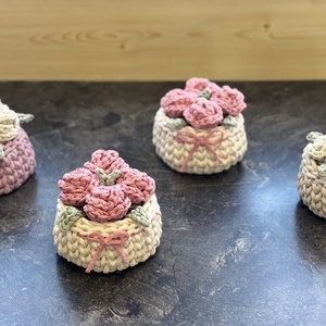 Horgolt rózsa box, Otthon & Életmód, Virágdekoráció, Virágok, Virágbox, Horgolás, MESKA