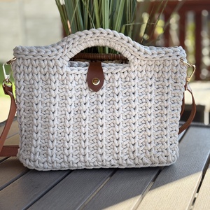 Horgolt kézi- és oldaltáska - táska & tok - kézitáska & válltáska - vállon átvethető táska - Meska.hu
