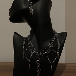 Saját készítésű nyaklánc és fülbevaló szett � Rozsdamentes acél, szegecses díszítéssel, Ékszer, Ékszerszett, Ékszerkészítés, MESKA