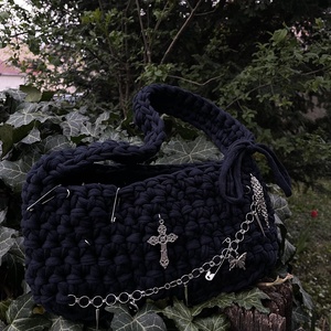 Egyedi, kézzel készült horgolt táska prémium minőségű pólófonálból. - táska & tok - kézitáska & válltáska - kézitáska - Meska.hu