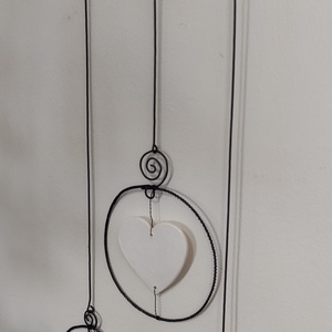 Fém drótos szívecskés fali dísz - otthon & életmód - dekoráció - fali és függő dekoráció - falra akasztható dekor - Meska.hu