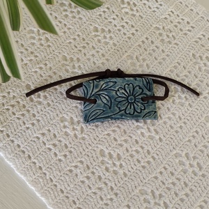 Karkötő kék nyomott medállal , Ékszer, Karkötő, Karkötő medállal, , MESKA