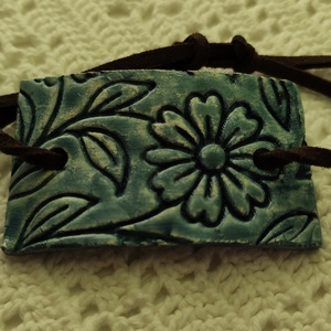 Karkötő kék nyomott medállal  - ékszer - karkötő - karkötő medállal - Meska.hu