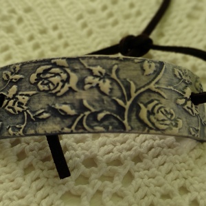 Karkötő vízkék nyomott medállal , Ékszer, Karkötő, Karkötő medállal, Ékszerkészítés, Gyurma, MESKA