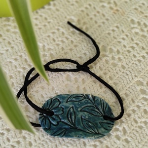 Karkötő kék nyomott ovális medállal , Ékszer, Karkötő, Karkötő medállal, , MESKA