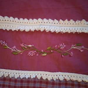 Romantikus bordó mintás díszpárna huzat kézi hímzéssel - otthon & életmód - lakástextil - párna & párnahuzat - díszpárnahuzat - Meska.hu