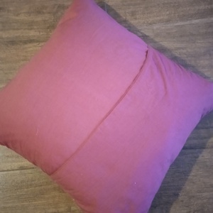 Romantikus bordó mintás díszpárna huzat kézi hímzéssel - otthon & életmód - lakástextil - párna & párnahuzat - díszpárnahuzat - Meska.hu