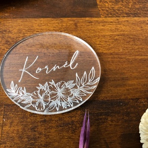 Gravírozott plexi kör névvel, Otthon & Életmód, Dekoráció, Ajtó- és ablak dekoráció, Ajtódísz & Kopogtató, Fotó, grafika, rajz, illusztráció, Gravírozás, pirográfia, MESKA
