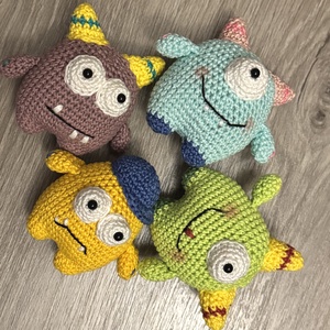 Ziggy, a szörnyen jó fej � kézzel horgolt amigurumi szörnyecske  - játék & sport - plüssállat & játékfigura - szörnyike - Meska.hu
