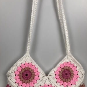 Rózsaszínes árnyalatokban játszó, virágmintás horgolt, pakolós táska béléssel - táska & tok - kézitáska & válltáska - válltáska - Meska.hu