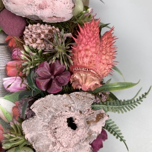 Mohaágyon fekvő fakorongos Hello Tavasz feliratú tavaszi terméskopogtató  - otthon & életmód - dekoráció - ajtó- és ablak dekoráció - ajtódísz & kopogtató - Meska.hu