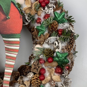 Grincs hátsó - bekukucskáló csínytevő gazdagon díszített terméskopogtatója - karácsony - adventi díszek - adventi ajtódísz - Meska.hu
