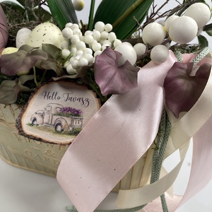 Orchideás Olivia Nyusza -  mohaágyon nyugvó, tartós virágdísz Olívia nyuszi mókás figurájával, gazdagon díszítve (S-16) - otthon & életmód - dekoráció - virágdísz és tartó - csokor & virágdísz - Meska.hu