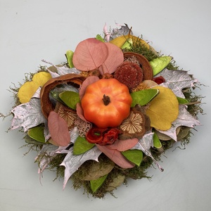 Őszi tökös bujaság - tartós asztaldísz fehér, festett fatálon, gazdagon díszítve  - otthon & életmód - dekoráció - asztal és polc dekoráció - asztaldísz - Meska.hu