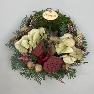 Virágzás - Változatos növényi anyaggal gazdagon díszített mohakoszorú (KK-36) - Meska.hu