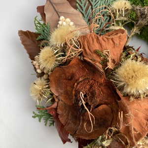 Elismerés - Hiányzol feliratú fatáblácskás, növényi részekkel gazdagon díszített mohakoszorú (KK-40) - otthon & életmód - vallás - temetkezési tárgy - sírkoszorú, kegyeleti koszorú - Meska.hu