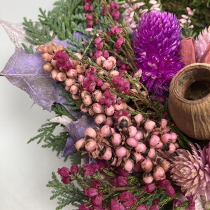 Szabadság - 3 kövirózsás, növényi részekkel gazdagon díszített mohakoszorú (KK-41) - otthon & életmód - vallás - temetkezési tárgy - sírkoszorú, kegyeleti koszorú - Meska.hu