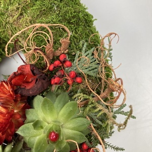 Tapasztalat - 3 kövirózsás, növényi részekkel gazdagon díszített mohakoszorú (KK-42) - otthon & életmód - vallás - temetkezési tárgy - sírkoszorú, kegyeleti koszorú - Meska.hu