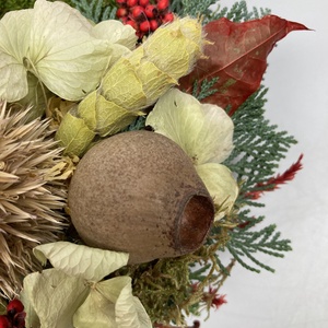 Tudás - Emléked őrizzük fatáblácskás, növényi részekkel gazdagon díszített mohakoszorú (KK-44) - otthon & életmód - vallás - temetkezési tárgy - sírkoszorú, kegyeleti koszorú - Meska.hu