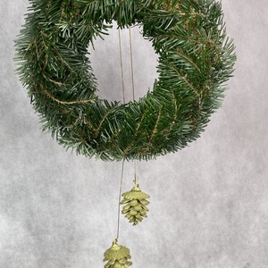 2 zöld flokkolt tobozos, Nordmann fenyős,  20 cm átmérőjű alapra készült, akár tovább is díszíthető koszorú (NK-4) - Meska.hu