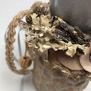 Földszínekben pompázó, kerámiakaspós, fehér sóvirágos tartós virágdísz szürke kerámiatökkel és zöld falevél feltéttel - otthon & életmód - dekoráció - asztal és polc dekoráció - asztaldísz - Meska.hu