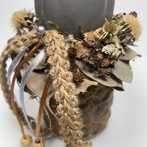 Földszínekben pompázó, kerámiakaspós, bábakalácsos virágdísz szürke kerámiatökkel és narancssárga fagomba feltéttel - otthon & életmód - dekoráció - asztal és polc dekoráció - asztaldísz - Meska.hu