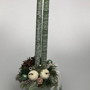 Deres almákkkal ékített, fenyőzöld, márványhatású gyertyás,  mentazöld bögrére épült tartós adventi asztaldísz (XM4) - karácsony - adventi díszek - adventi asztaldísz - Meska.hu