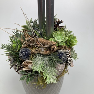 Ezüstgyertyás,  világosszürke bögrére épült, termésekkel és kellékekkel gazdagon díszített tartós adventi dísz (XM6) - karácsony - adventi díszek - adventi asztaldísz - Meska.hu