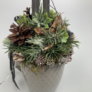 Ezüstgyertyás,  világosszürke bögrére épült, termésekkel és kellékekkel gazdagon díszített tartós adventi dísz (XM6) - karácsony - adventi díszek - adventi asztaldísz - Meska.hu