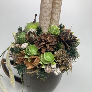 Deres zöldalmás, bézs, márványgyertyás, étcsoki színű bögrére épült, gazdagon díszített tartós adventi asztaldísz (XM8) - karácsony - adventi díszek - adventi asztaldísz - Meska.hu