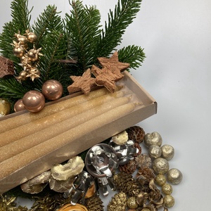 153 darabos, mohakoszorú alapra tervezett DIY adventi koszorú szett arany bársony-glitter szálgyertyákkal (X-09) - diy (csináld magad) - egységcsomag - Meska.hu