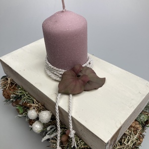 Varázslatos adventi bőségdoboz - ünnepi asztaldísz fahéjas-mályvás bársony-glitteres gyertyával, törtfehér díszzsinórral - karácsony - adventi díszek - adventi asztaldísz - Meska.hu