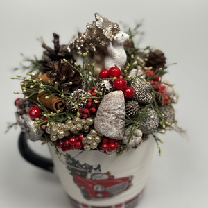 Állatok karácsonya mese alapján bulldogos karácsonyi bögrére épült adventi dísz  (XM-38) - Meska.hu