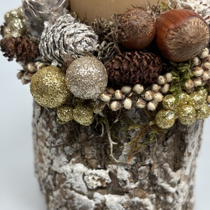 Fatuskóra épült, mézeskalács színű hengergyertyával ékesített, csillogást sem nélkülőző adventi mini asztaldísz (XF42) - karácsony - adventi díszek - adventi asztaldísz - Meska.hu