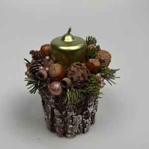 Fatuskóra épült, metálzöld gyertyával ékesített, csillogást sem nélkülőző adventi asztaldísz (XF47) - Meska.hu