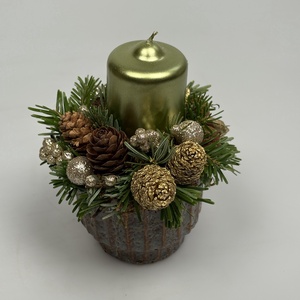 Zöld metálgyertyával ékesített, szürke-mézbarna kaspóra épült, csillogást sem nélkülöző adventi asztaldísz (XF-48) - Meska.hu