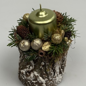 Fatuskóra épült, metálzöld gyertyával ékesített, csillogást sem nélkülőző aranyos adventi asztaldísz (XF-51) - Meska.hu