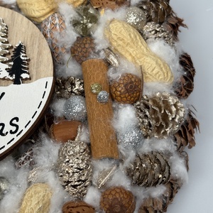 Tompa ragyogás - szolidan csillogós termésekkel gazdagon díszített karácsonyi terméskopogtató (XW-07) - karácsony - adventi díszek - adventi ajtódísz - Meska.hu