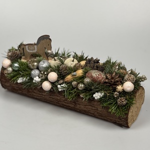 Hintalóval és minden földi jóval ékített adventi asztaldísz fahasábon  - karácsony - adventi díszek - adventi asztaldísz - Meska.hu