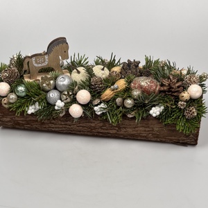 Hintalóval és minden földi jóval ékített adventi asztaldísz fahasábon  - Meska.hu