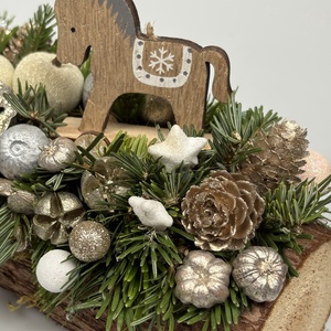 Hintalóval és minden földi jóval ékített adventi asztaldísz fahasábon  - karácsony - adventi díszek - adventi asztaldísz - Meska.hu